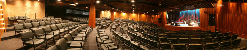 Imagem do teatro vista panoramica lado direito