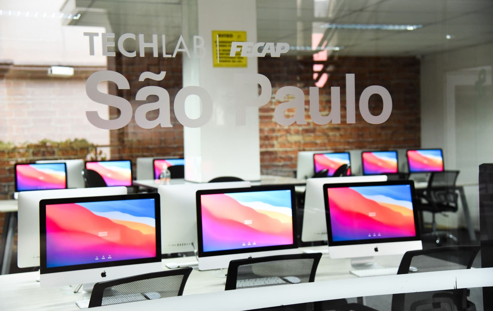 Imagem do Laboratório Macintosh Imagem do Laboratório Macintosh