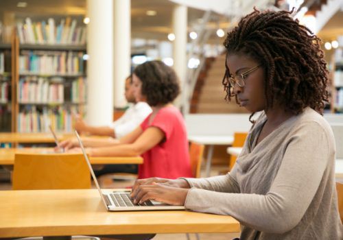 FECAP tem cursos de extensão rápidos on-line em maio