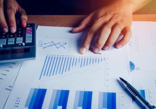 Gastos do governo com Covid serão pagos durante anos, diz professor