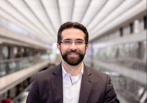 Professor estuda impactos da videoconferência em tempos de pandemia