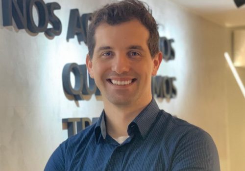 Danilo, ex-aluno, responde dúvidas sobre o curso de Administração