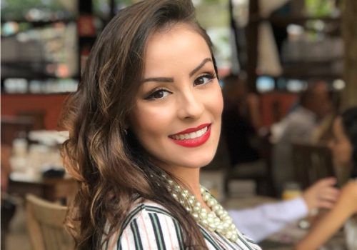 Jéssica, ex-aluna, responde dúvidas sobre o curso de Relações Públicas