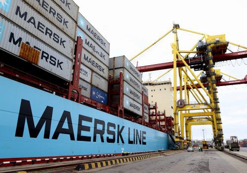 Alvaristas participam de visita técnica à Maersk