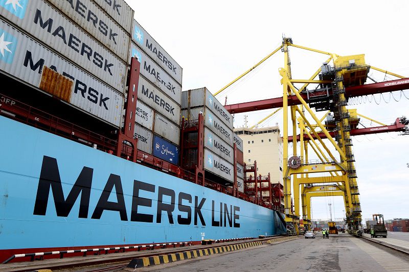 Alvaristas participam de visita técnica à Maersk