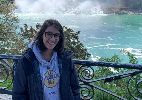 Alumni Alvarista: ex-aluna bilíngue do Colégio FECAP, Beatriz relata experiência