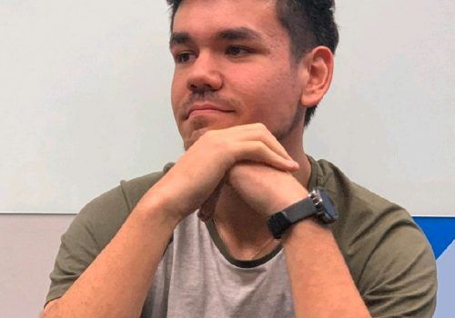 Alumni Alvarista: ex-aluno Hugo atua na Vivo