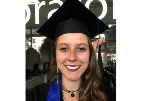 Ex-aluna destaque: Camila atua na Edelman Brasil