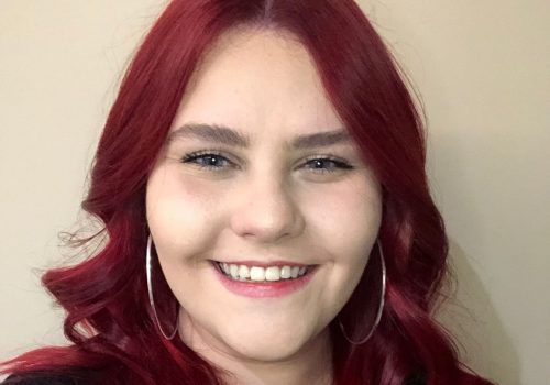 Alumni Alvarista: ex-aluna destaque Juliana Cobos atua na Reckitt Benckiser