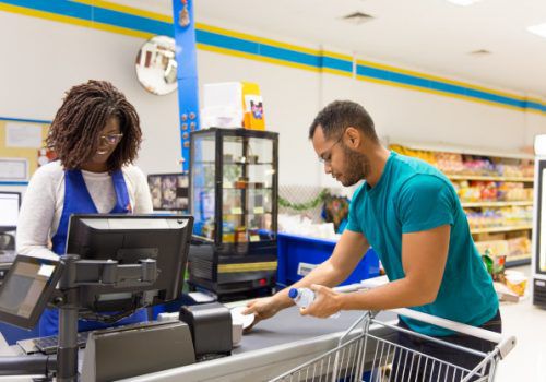 Vendas do comércio de SP em dezembro estão 1,2% maiores que em 2019, aponta pesquisa