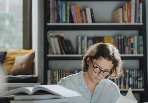 Cursos para turbinar seu currículo antes mesmo de começar o curso de Graduação