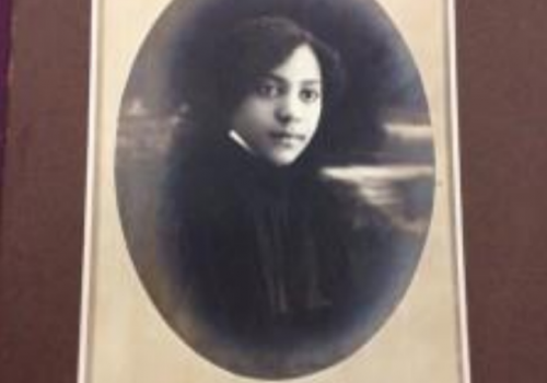 Exemplos múltiplos e reais de inserção social: Maria Leal, uma mulher negra formada em 1919