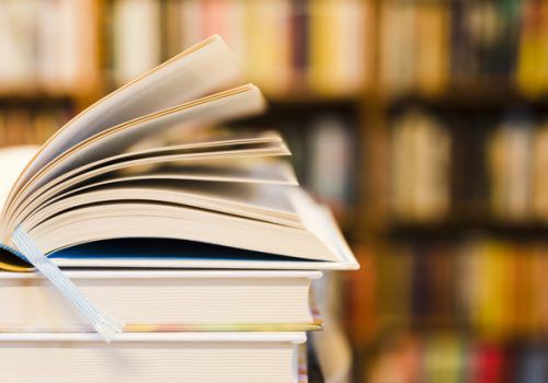 Fundação Estudar oferece bolsas de estudos; participe de live para saber mais e se inscrever