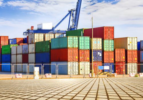 Projeto orienta empresas a como exportar