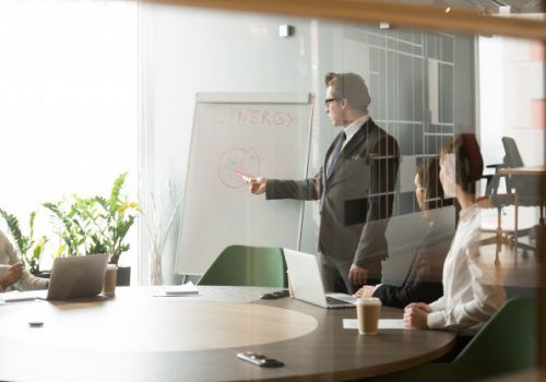 Crise, cancelamento… Especialista explica como evitar crises de imagem