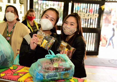 Pedágio solidário do Colégio FECAP arrecada alimentos e roupas para doação
