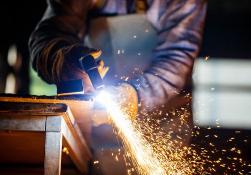 Pandemia afetou indústria, comércio e serviços no 1º trimestre