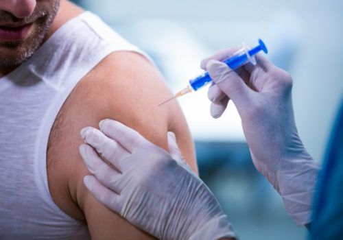 Logística das vacinas: especialista aponta fatores que atrasam a distribuição