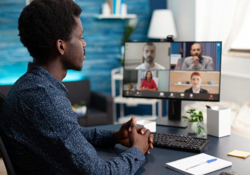 Modelo híbrido será cada vez mais presente no ensino, opina especialista