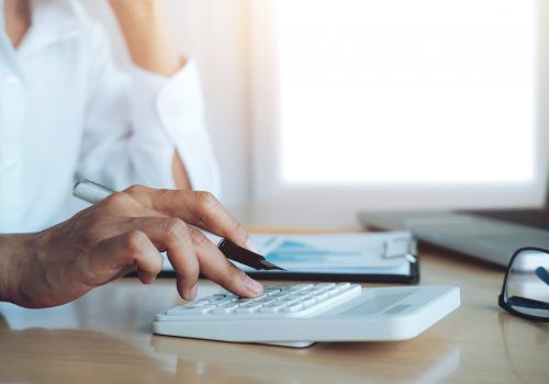 Crise entre os poderes: especialista aponta como ela afeta as reformas e a economia