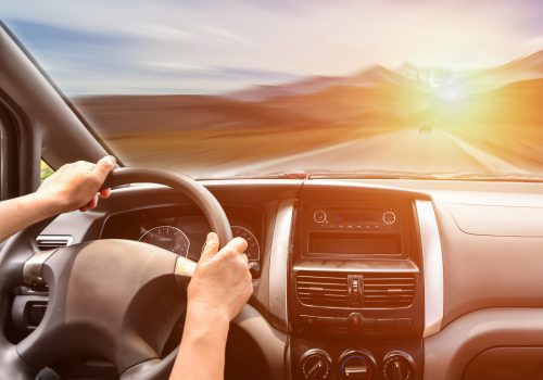 Por que está tão difícil conseguir uma corrida por aplicativo atualmente? A resposta pode estar nos custos impostos aos motoristas, diz economista