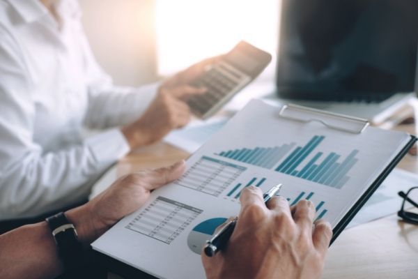 Só 11% das companhias abertas divulgam projeções, diz pesquisa de Fecap e IBRI