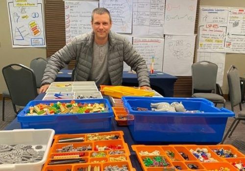 Professor da FECAP traz método Lego Serious Play para as aulas de Empreendedorismo e Marketing