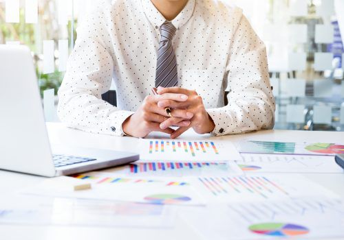 Negócios: especialista dá dicas de como definir o preço de produtos e serviços