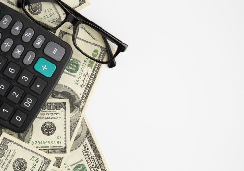 Dólar: especialista aponta o que influencia valor da moeda americana