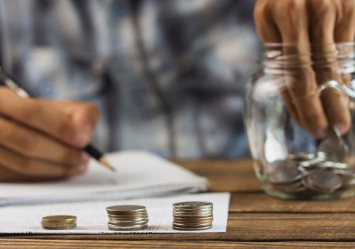 Dívidas: especialista dá dicas de como fugir das compras por impulso