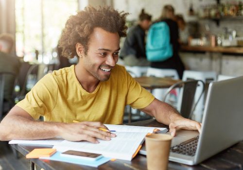 Estude de graça: veja lista de cursos on-line para começar agora mesmo! 