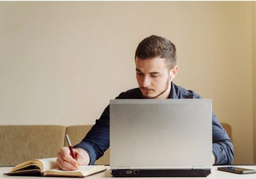 Estude de graça: 15 cursos on-line gratuitos da FECAP para começar agora mesmo!