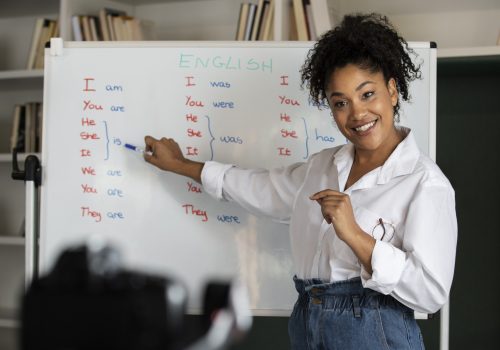 FECAP oferece aulas gratuitas de conversação em inglês