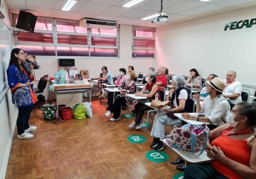 FECAP sedia projeto social que oferece aulas de informática para a melhor idade