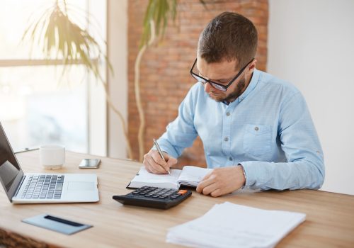 IRPF 2023: saiba como declarar gastos com Educação