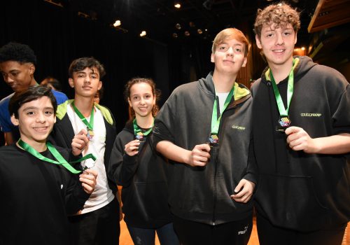 Campeonato de cubo mágico agitou o Colégio FECAP no final de semana