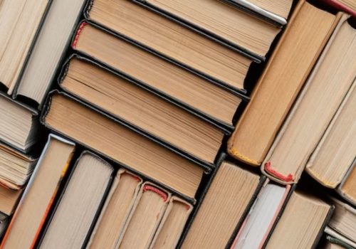 FECAP doa livros para escola em cidade do Paraná