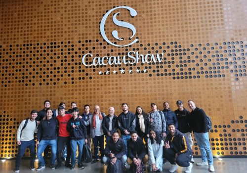 Alunos da FECAP fazem visita técnica à fábrica da Cacau Show