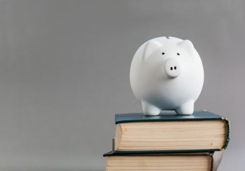 Professor da FECAP defende tese sobre educação financeira no Brasil 