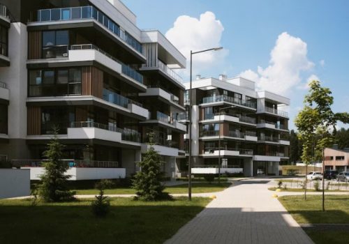 Dicas para reduzir custos e aumentar a eficiência financeira de condomínios