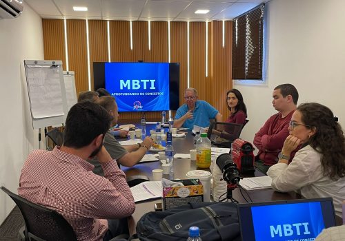 ONG Family Talks realiza encontro na FECAP