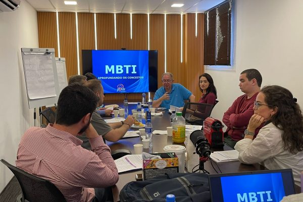 ONG Family Talks realiza encontro na FECAP