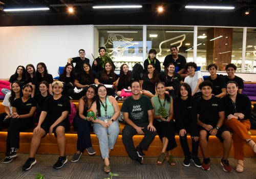 Turma do curso técnico em Meio Ambiente do Colégio FECAP recebe visita de biólogo 