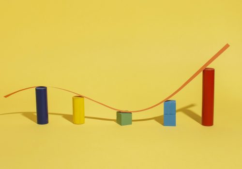 Qual é a avaliação do governo Milei na Economia? Especialista responde