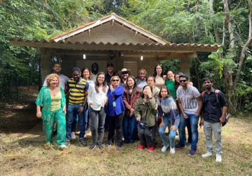 Turma de alunos internacionais do curso de Agribusiness da FECAP visita a EMBRAPA