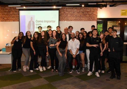 Alunos do Colégio FECAP participam de diversas experiências educacionais