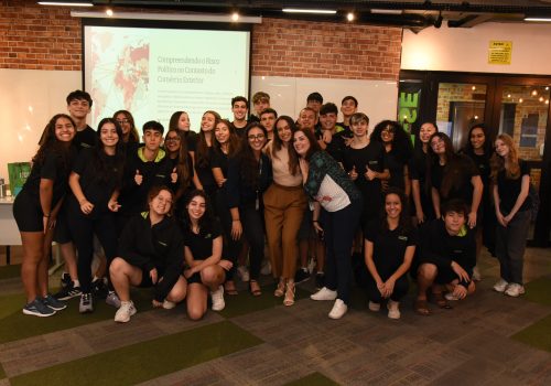 Especialista em Segurança Corporativa e Relações Internacionais palestra para alunos do Colégio FECAP