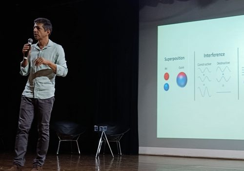 Ex-aluno da FECAP, especialista volta ao Colégio para palestrar sobre computação quântica
