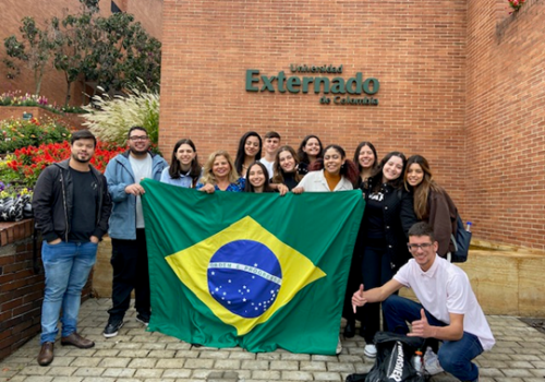Alvaristas têm a oportunidade de realizar curso de extensão em Bogotá durante as férias de julho