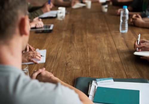 Como fazer uma ata de assembleia condominial?